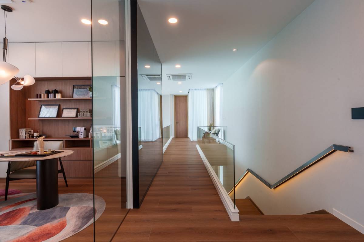 Gallery Thumb 6